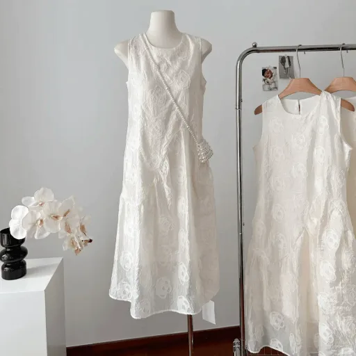 Sleeveless Summer Dress For Women Round Neck Sweetheart Style Lightweight Fabric Available In White Wholesale Sizes S